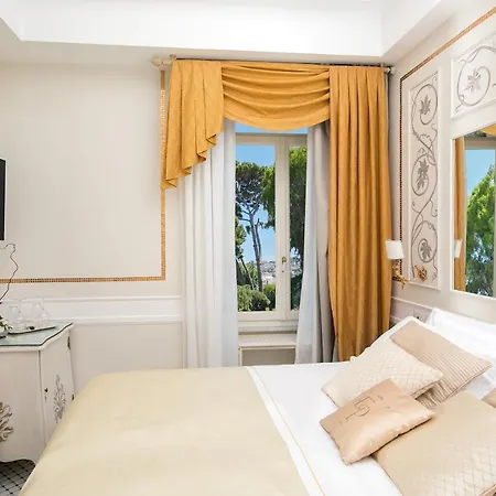Luxury Excelsior Parco Szálloda Capri